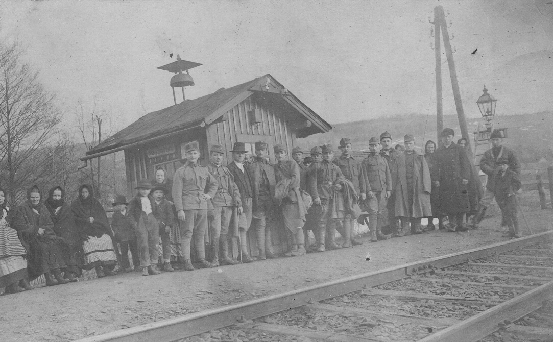 Vlaková zastávka  1920.jpg